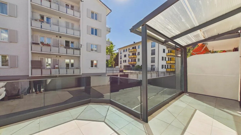 Modernisiertes 4.5-Zimmer-Reihenhaus mit viel Platz auf vier Etagen – Foto 2 von 12
