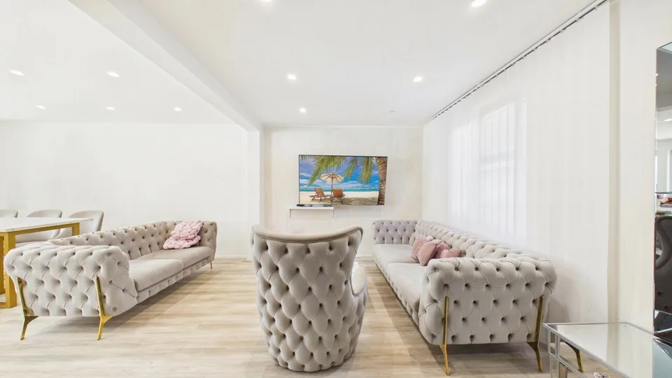 Modernisiertes 4.5-Zimmer-Reihenhaus mit viel Platz auf vier Etagen – Foto 3 von 12