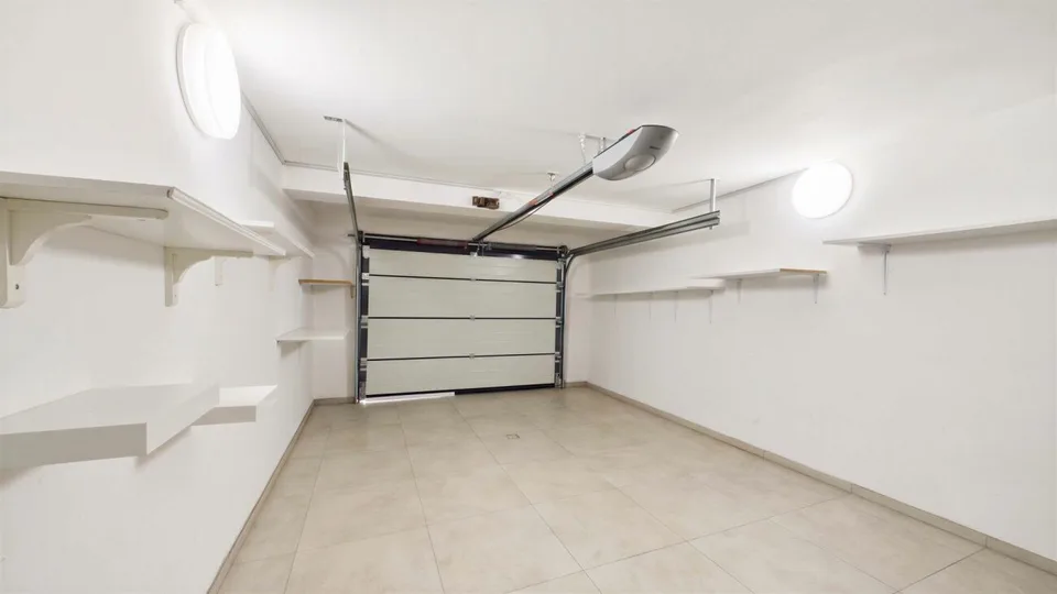 Modernisiertes 4.5-Zimmer-Reihenhaus mit viel Platz auf vier Etagen – Foto 12 von 12