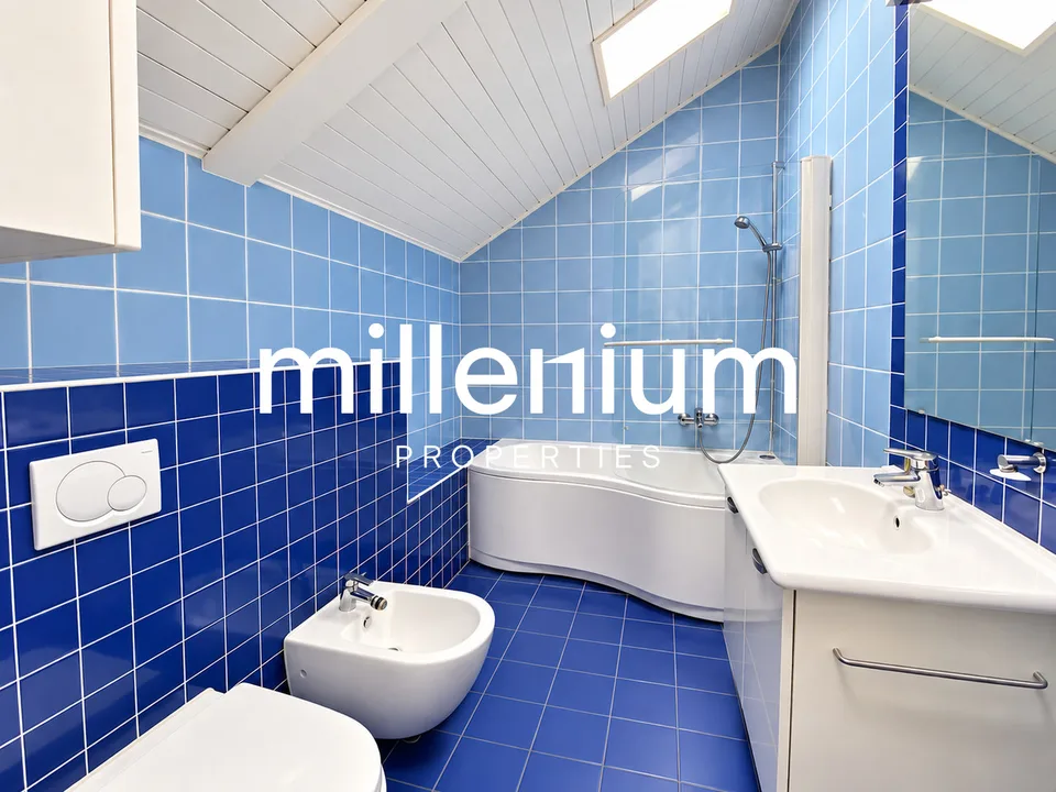 Maison contemporaine semi meublée avec jardin et studio indépendant – Foto 9 von 10