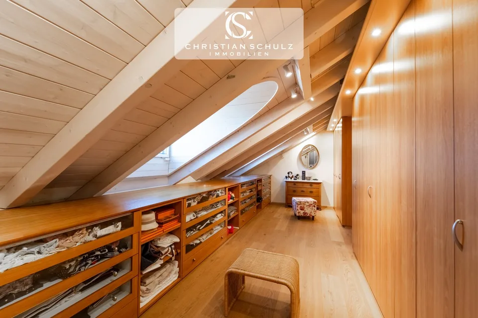 Toskanische Villa mit Säntisblick, Lift, Pool und grosszügiger Garage – Foto 21 von 29