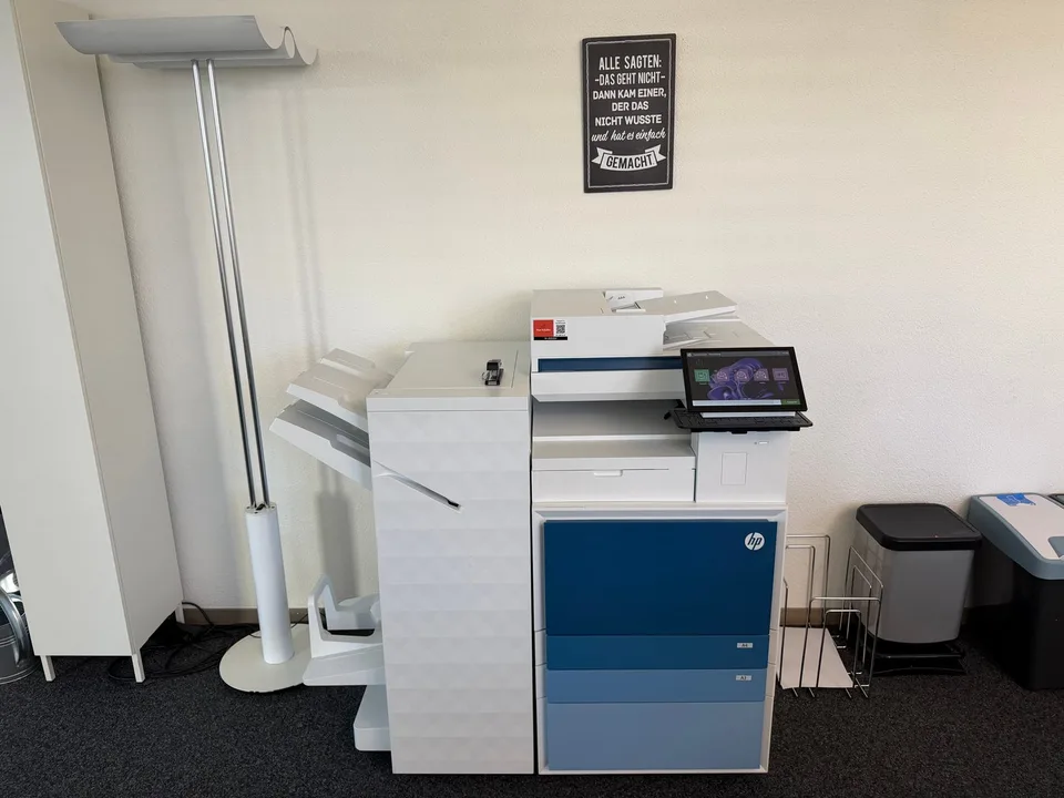 Arbeitsplatz in modernem Büro zu vermieten – Foto 3 von 6