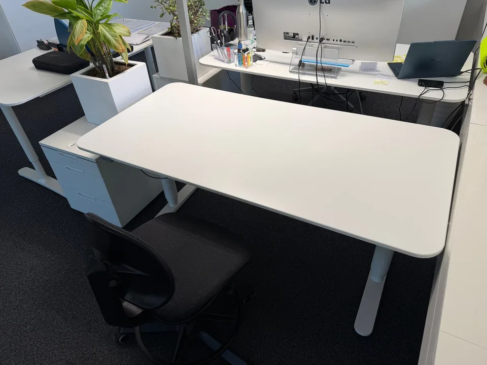 Arbeitsplatz in modernem Büro zu vermieten – Foto 2 von 6