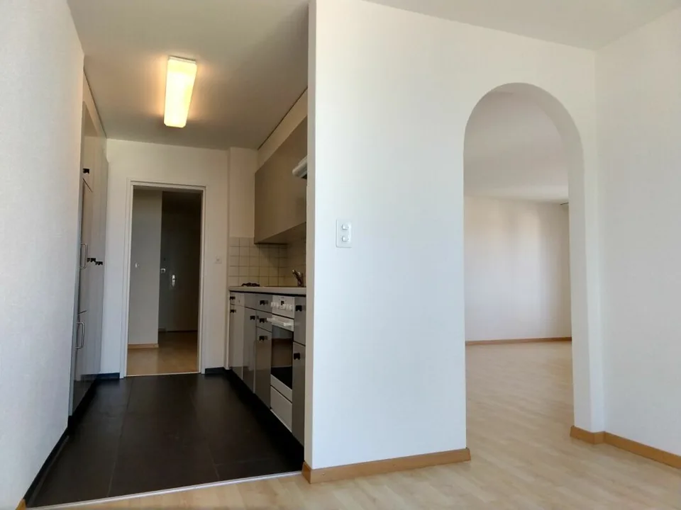 Appartamento luminoso e spazioso di 4 1/2 locali con vista sul lago – foto 3 di 12