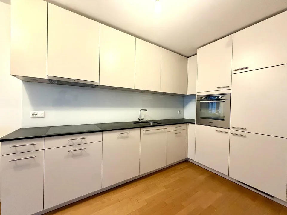 Modern und zentral gelegen mit Lift – Foto 2 von 5