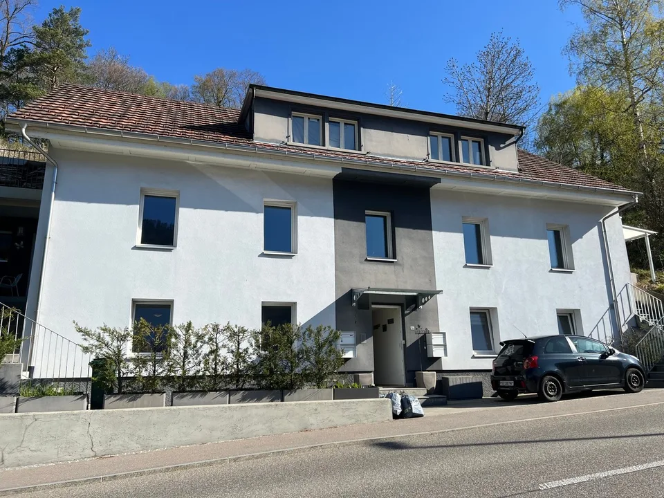 Grosszügig und modern mit Gartensitzplatz – Foto 6 von 6