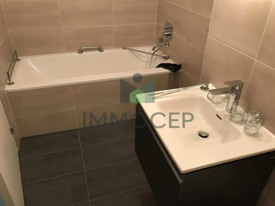 Exklusivität: Großes 4-Zimmer-Apartment mit 84 m2 Wohnfläche in den Eaux-Vives – Foto 6 von 10