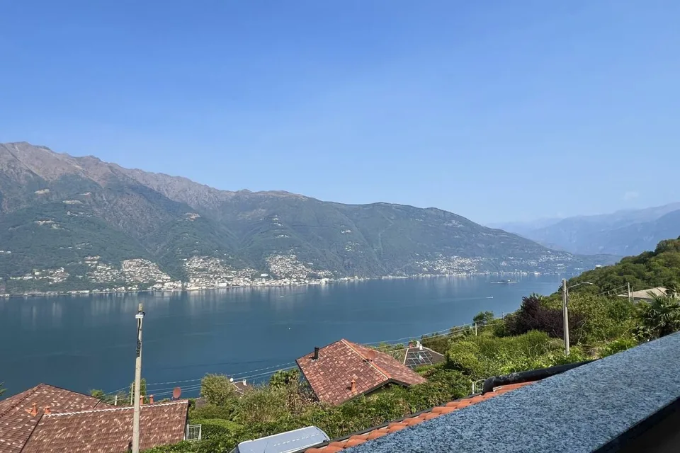 Accogliente casa unifamiliare (villetta bifamiliare) con una splendida vista sul lago – foto 23 di 29