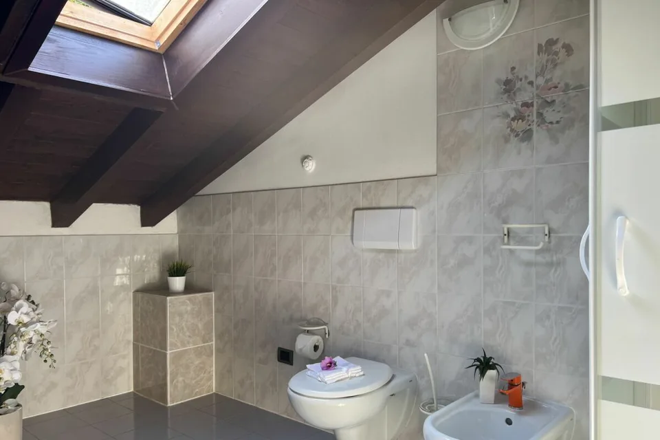 Accogliente casa unifamiliare (villetta bifamiliare) con una splendida vista sul lago – foto 19 di 29