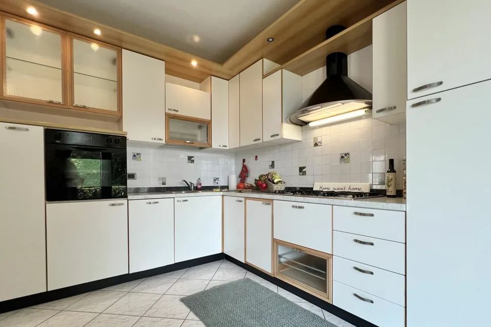 Accogliente casa unifamiliare (villetta bifamiliare) con una splendida vista sul lago – foto 11 di 29