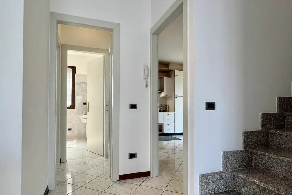 Accogliente casa unifamiliare (villetta bifamiliare) con una splendida vista sul lago – foto 15 di 29