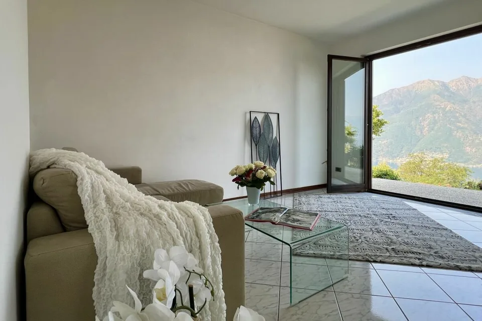 Accogliente casa unifamiliare (villetta bifamiliare) con una splendida vista sul lago – foto 4 di 29