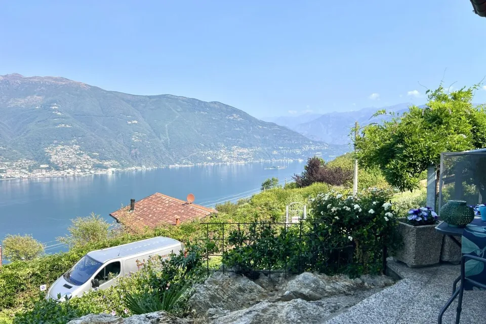 Accogliente casa unifamiliare (villetta bifamiliare) con una splendida vista sul lago – foto 7 di 29