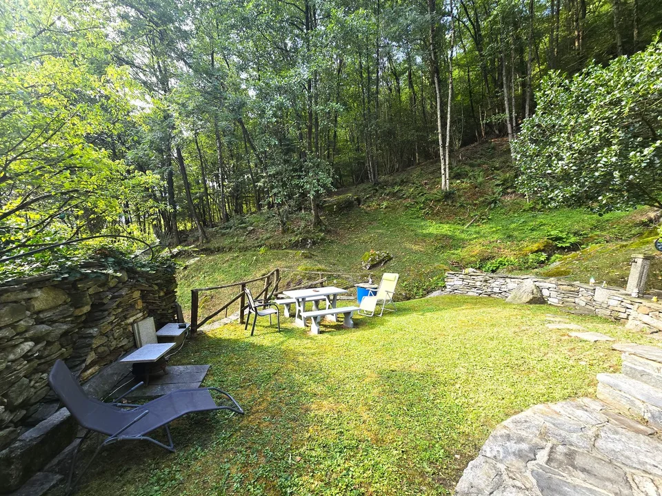 Rustico und Grotto mit grossem Grundstück und schöner Aussicht – photo 19 of 26