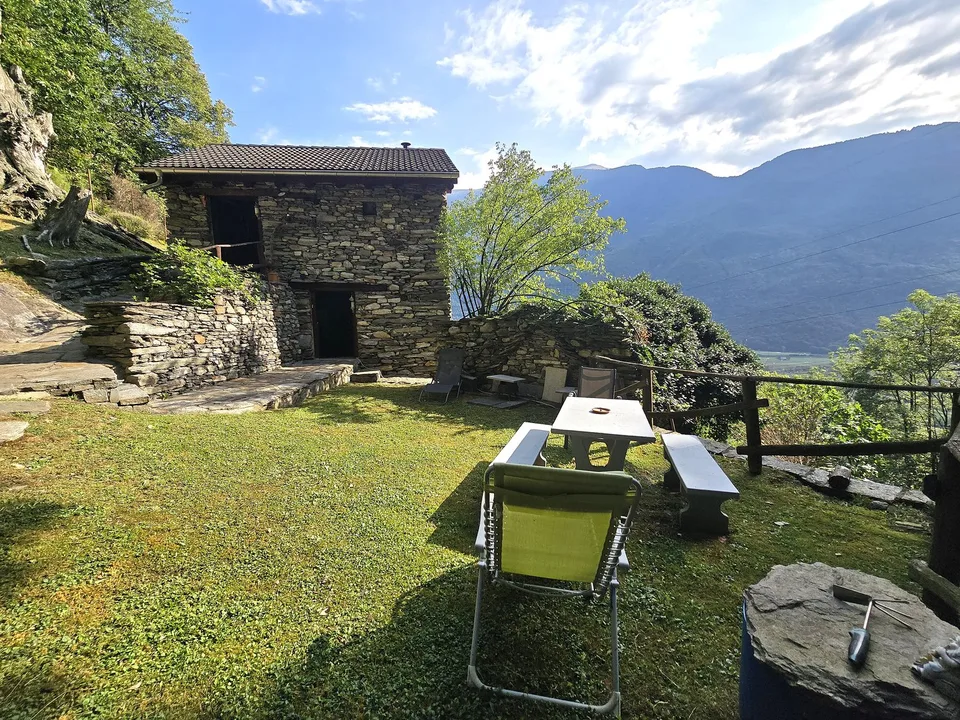 Rustico und Grotto mit grossem Grundstück und schöner Aussicht – photo 4 of 26