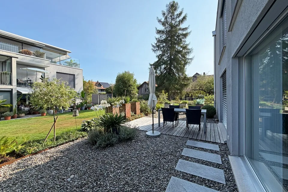 Appartement spacieux 4,5 à 5,5 pièces avec un grand jardin – photo 4 sur 20