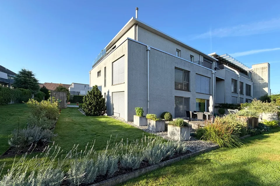 Appartement spacieux 4,5 à 5,5 pièces avec un grand jardin – photo 3 sur 20