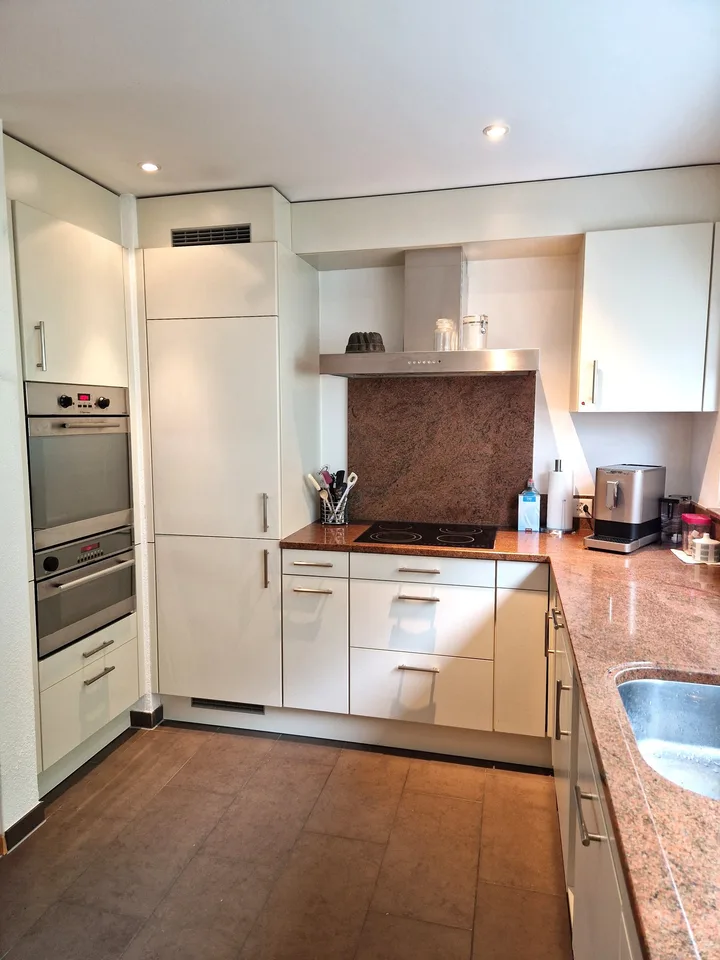 Appartement attractif de 4,5 pièces avec balcon et espace hobby/laverie privé – photo 10 sur 30