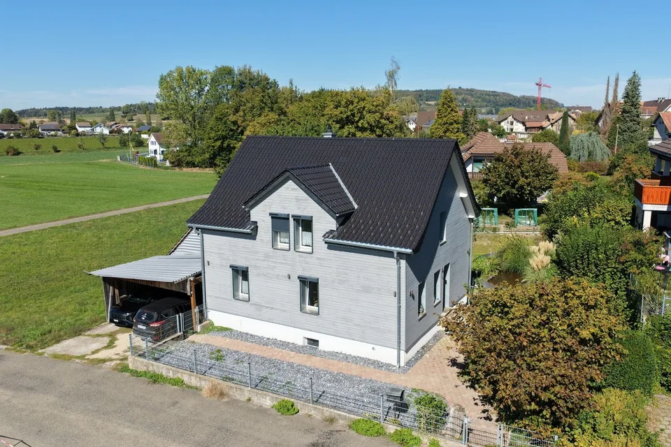 Casa unifamiliare di 5,5 locali con grande giardino, veranda e vista panoramica – foto 2 di 17
