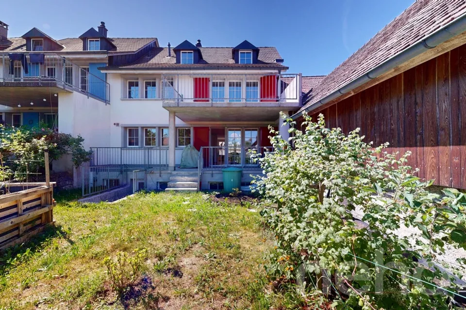 Bright semi-detached house with 250 m2 living space and garden in Buchthalen – photo 2 of 12