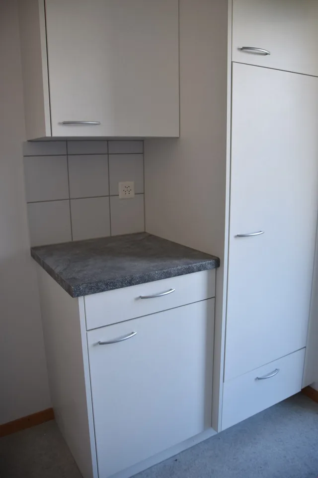 grosszügige 4.5-Zimmer-Wohnung mit sonnigem Balkon in Studen – Foto 5 von 16
