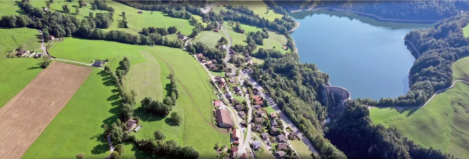 Architect-designed chalets with 4.5 rooms in Châtel-sur-Montsalvens – photo 10 of 11