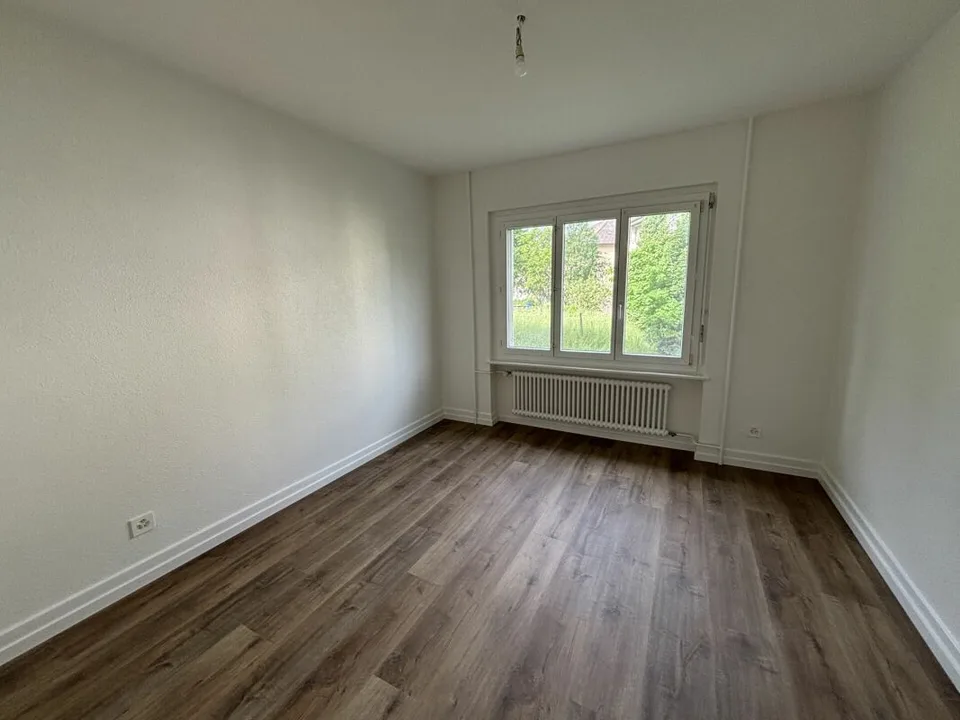 Wohnung mit 3 Zimmern komplett renoviert mit Balkon – Foto 5 von 8