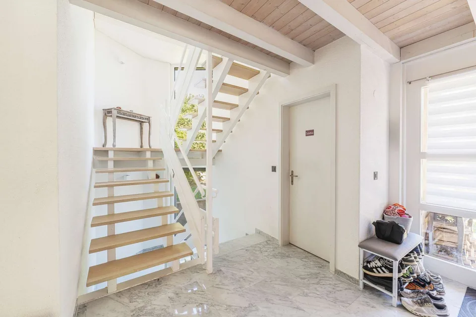Maison unifamiliale conviviale avec jardin spacieux et piscine – photo 7 sur 13