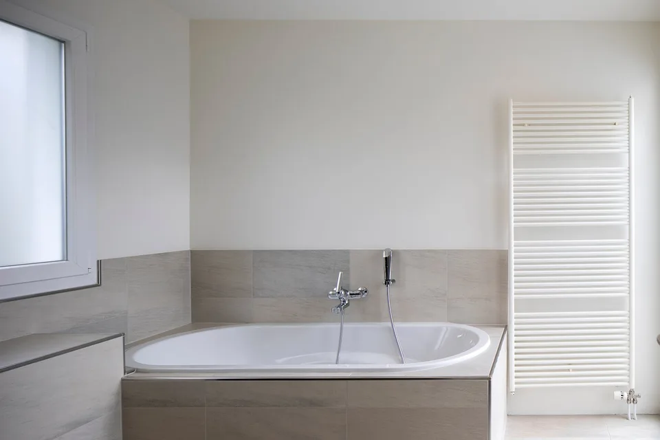 Appartement designer 2 pièces ensoleillé avec vue sur le lac – photo 12 sur 15