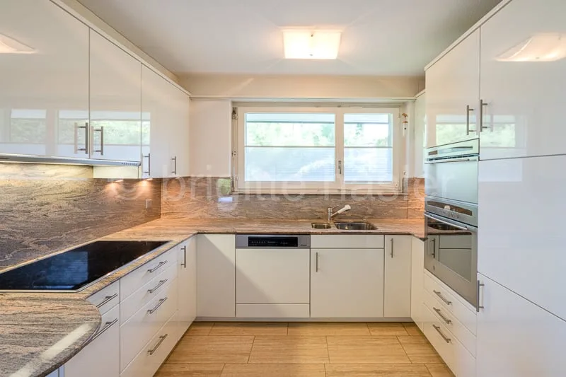 Maison unifamiliale de 6,5 pièces très bien entretenue dans un excellent emplacement résidentiel et panoramique – photo 8 sur 13