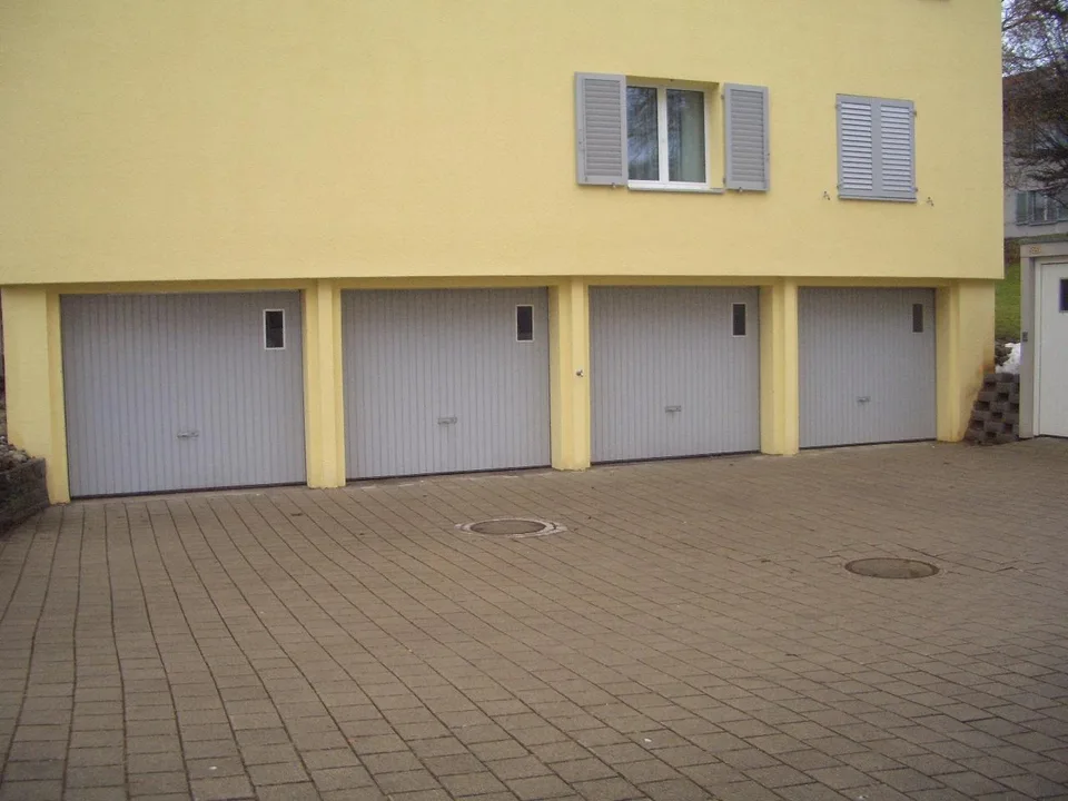 Parkplatz in Kloten – Foto 2 von 3