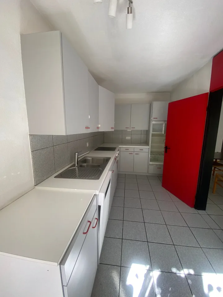 Wohnung 3.5 Zimmer im Erdgeschoss in Balerna – zugänglich und hell – Foto 4 von 10
