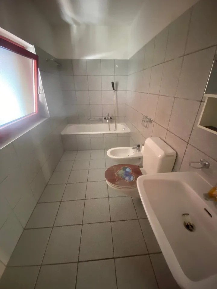 Wohnung 3.5 Zimmer im Erdgeschoss in Balerna – zugänglich und hell – Foto 9 von 10