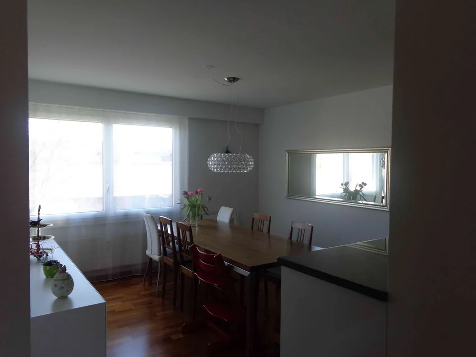 Helle 4.5-Zimmerwohnung mit Bergblick in Münsingen – Foto 3 von 4