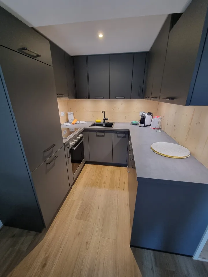 Moderne und gemütliche 2.5-Zimmer-Wohnung eingerichtet im Kern – Foto 3 von 9