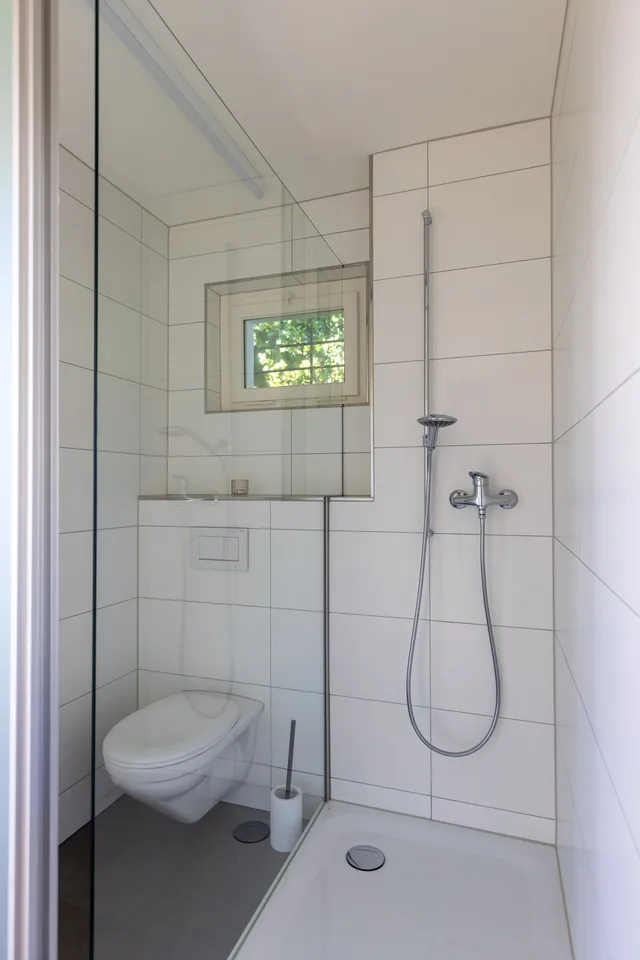 Charmantes Badehaus mit Bootsgarage – Foto 7 von 13