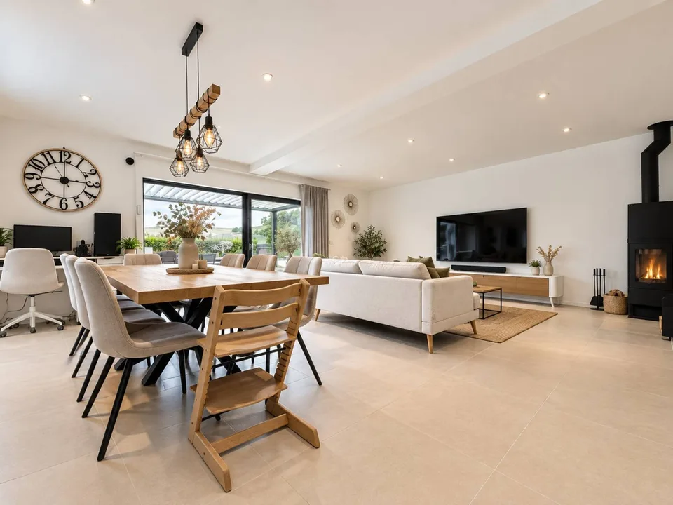 Villa individuale magnifica di 4.5 locali con terrazza e giardino – foto 2 di 13
