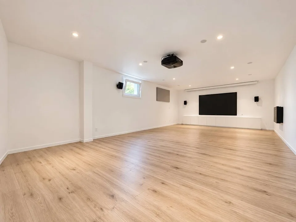 Villa individuale magnifica di 4.5 locali con terrazza e giardino – foto 9 di 13