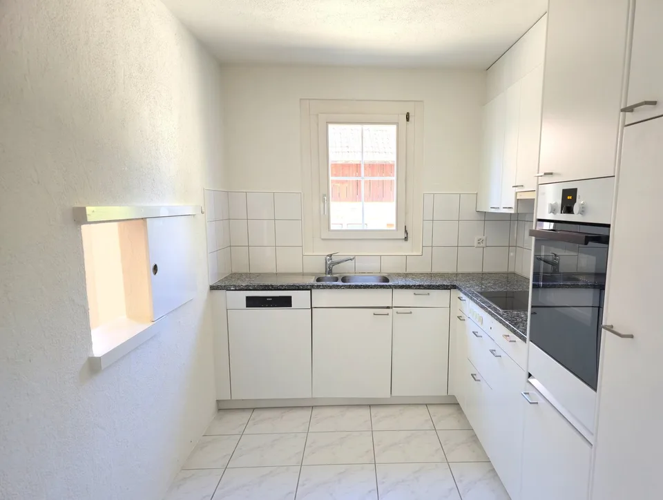 Grosszügige 5-Zimmer-Wohnung mit Cheminée und Balkon in Neerach – Foto 3 von 12