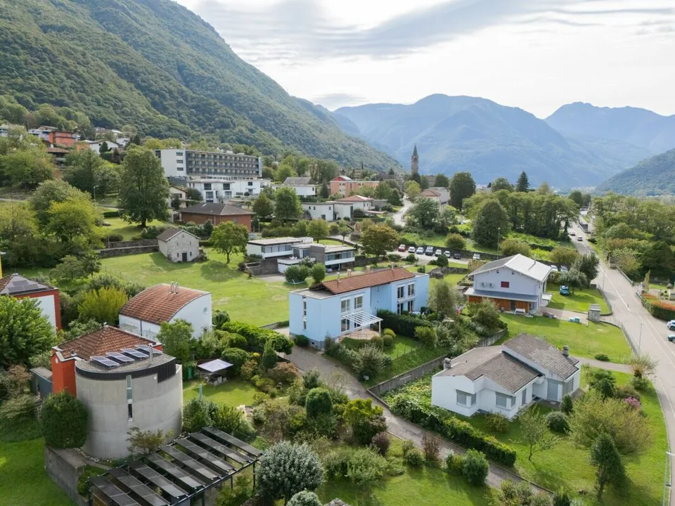 Wir verkaufen ein hübsches Haus in einer ruhigen Gegend von Claro – Foto 2 von 17