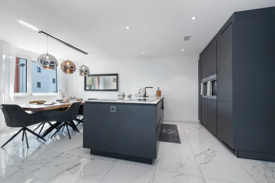 Attraktive Wohnung an urbaner Lage – Foto 3 von 11