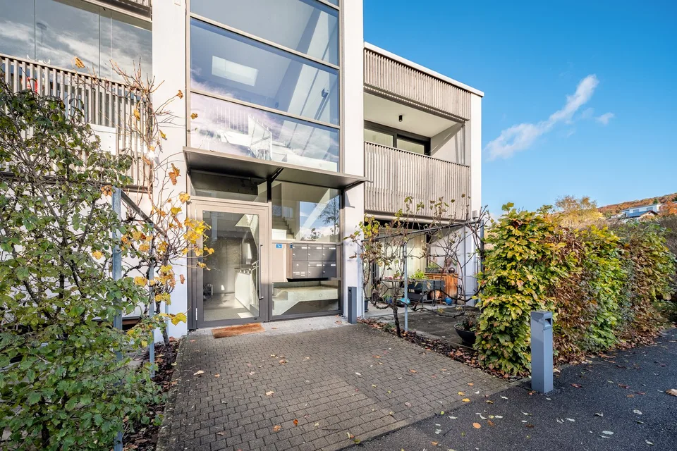 Appartement attique exclusif de 3,5 pièces à Oberrohrdorf – photo 11 sur 12