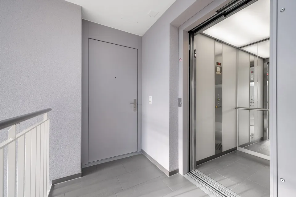 Appartement attique exclusif de 3,5 pièces à Oberrohrdorf – photo 10 sur 12