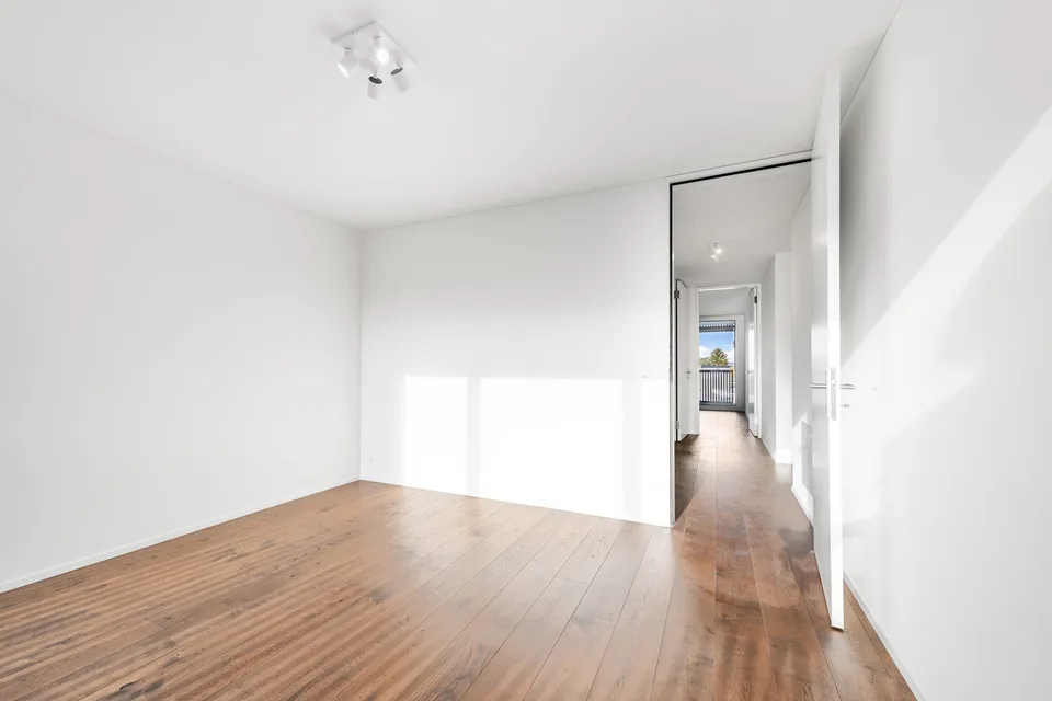 Appartement attique exclusif de 3,5 pièces à Oberrohrdorf – photo 7 sur 12