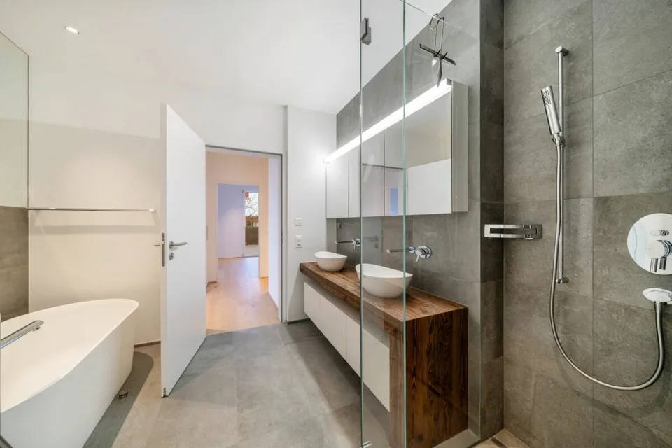 Habitation exclusive avec vue sur le lac et loin, et un jardin d'hiver ensoleillé – photo 6 sur 7