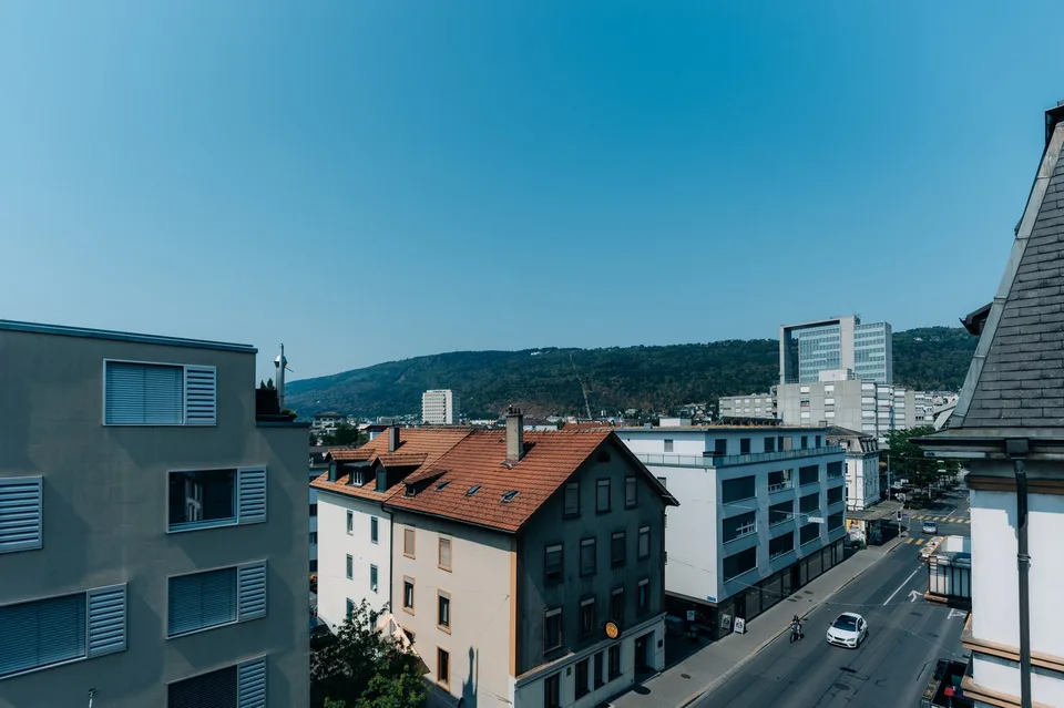 APPARTEMENT 4½ PIÈCES À BIEL/BIENNE (BE), MEUBLÉ, DURÉE DÉTERMINÉE – Foto 3 von 10