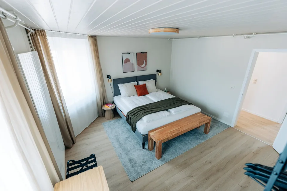 APPARTEMENT 4½ PIÈCES À BIEL/BIENNE (BE), MEUBLÉ, DURÉE DÉTERMINÉE – Foto 2 von 10