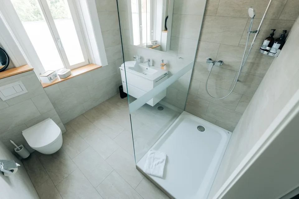 APPARTEMENT 4½ PIÈCES À BIEL/BIENNE (BE), MEUBLÉ, DURÉE DÉTERMINÉE – Foto 4 von 10