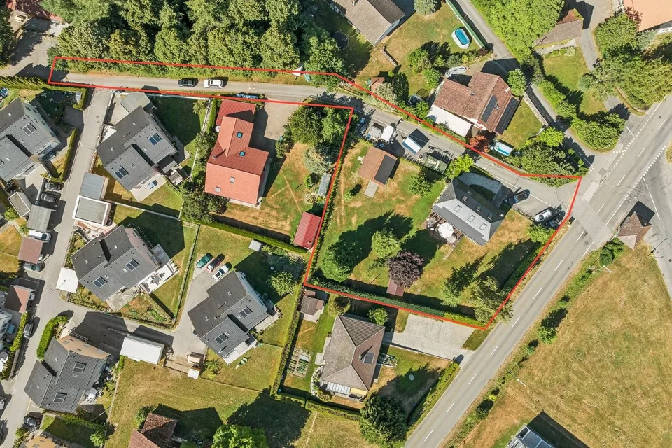 Villa indipendente su un terreno di 2'915 m², guadagni solari importanti – foto 13 di 13