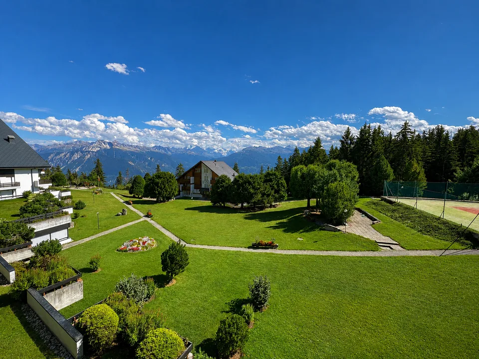 À louer à la semaine : Appartement Ski-in, Ski-out de 5.5 pièces avec 2 places de parc intérieurs, à Montana ! – Foto 3 von 13